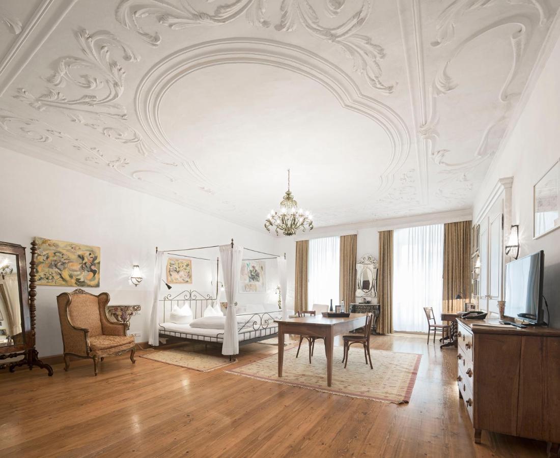 Hotel Orphee - Grosses Haus Регенсбург Экстерьер фото